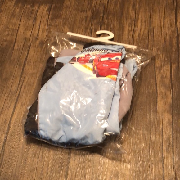 Team Lighting McQueen Child’s costume with helmet - Picture 9 of 9